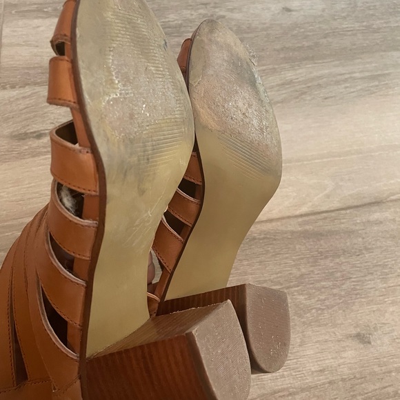 Steve Madden Gladiator Block Heel - Picture 12 of 13
